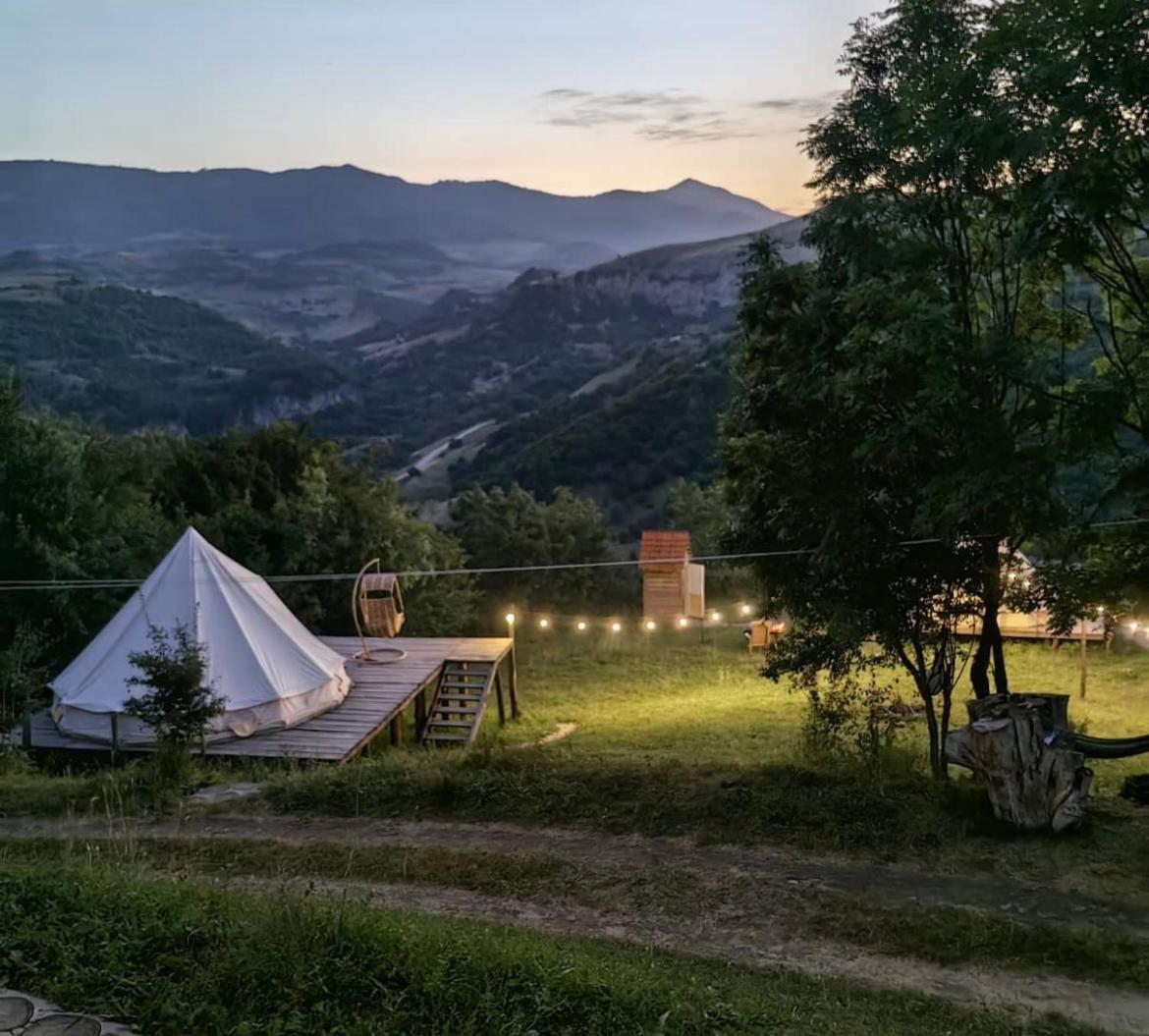 Alereks Mountain Camping Dsegh Exterior foto